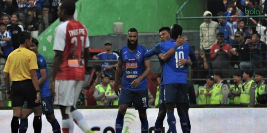 Sylvano Comvalius Bawa Arema FC Taklukkan Persipura Jayapura 3-1