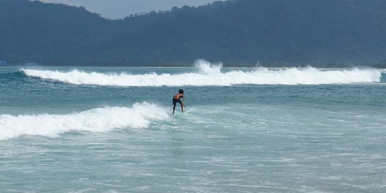 Pantai Pulau Merah Kembali Gelar Kompetisi Surfing