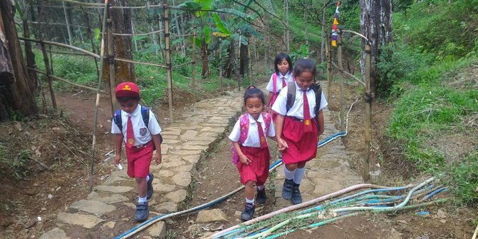 Masuk MTs Pakis Banyumas Bisa Bayar Pakai Singkong dan Talas