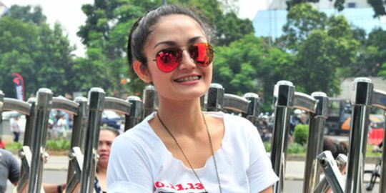 Siti Badriah Kaget Bukan Kepalang Dicium Penonton Pria