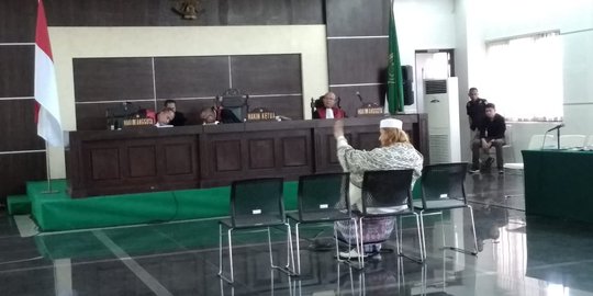 Hakim Nilai Perbuatan Bahar bin Smith Rugikan Nama Baik Ulama dan Santri