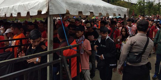 Jelang Laga Persija vs Persib, Jakmania Mulai Padati Gelora Bung Karno