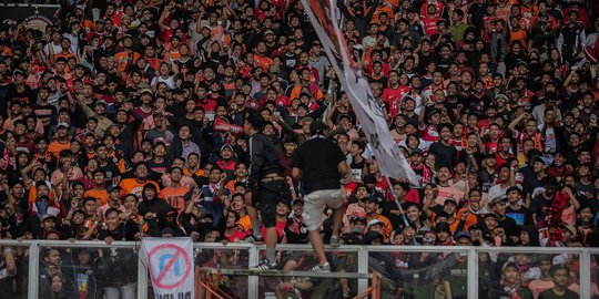 Aksi Suporter Persija, Jakmania dalam Laga Liga 1 di GBK