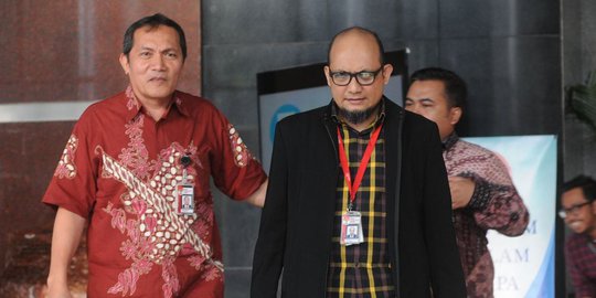 dilatarbelakangi politik rev1