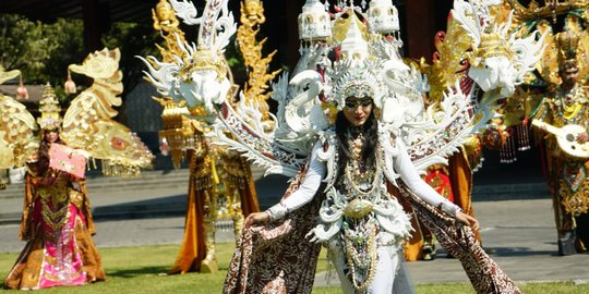 Solo Batik Carnival Tampilkan Keindahan 11 Negara Asean