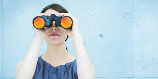 6 zodiak paling kepo, selalu ingin tahu urusan orang lain