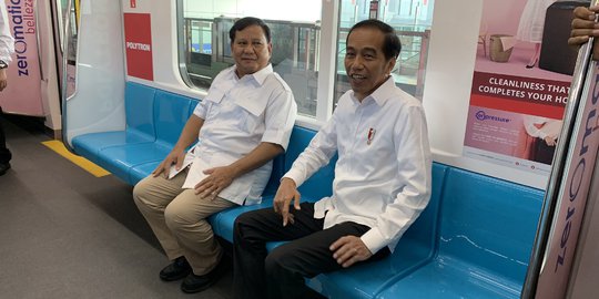 Jokowi dan Prabowo Akhirnya Bertemu di Stasiun MRT