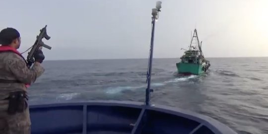 Vietnam Kembali Provokasi Kapal Aparat Indonesia Saat Kejar Pelaku Pencurian Ikan