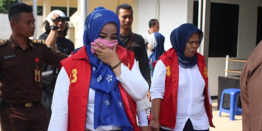 Curhat Trio Emak-Emak Pelaku Kampanye Hitam Jokowi Minta Bantuan Prabowo