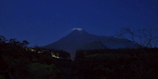 Gunung Merapi 3 Kali Muntahkan Awan Panas