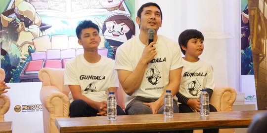 dekat dengan realita