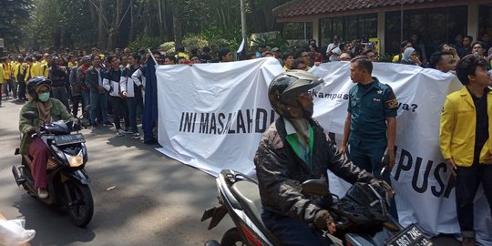 BEM UI Ajak Pengojek Demo Tolak Kebijakan Rektorat Soal Parkir Berbayar