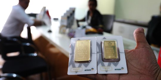 Harga Emas Turun Rp4.000 Menjadi Rp702.000 per Gram