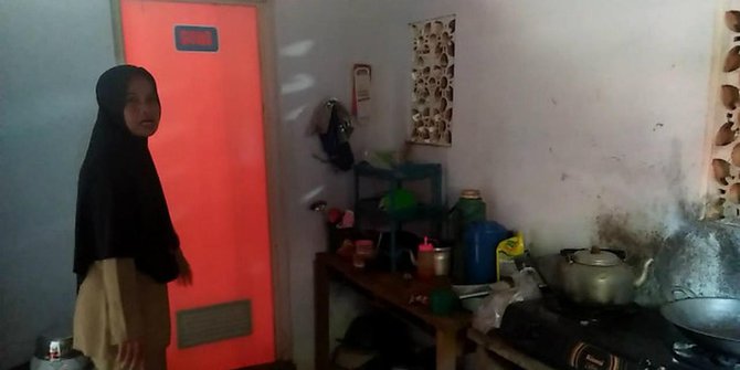 Bupati Pandeglang Salahkan Camat Ada Guru Honorer Tidur di Sebelah Toilet Sekolah