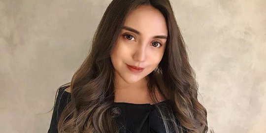 Selain Salmafina Sunan, Para Artis Cantik Ini Juga Pindah Keyakinan