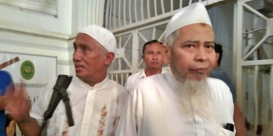 Jafar Umar Thalib dan Enam Santrinya Divonis 5 dan 6 Bulan Penjara