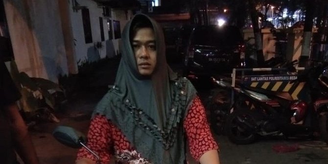 Cara Unik Polisi Tangkap Penjahat, Pakai Daster Sampai Nyamar Jadi PSK