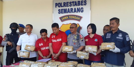 Polisi Gagalkan Pengiriman 30 Kg Ganja ke Jatim di Tol Semarang, Dua Kurir Dibekuk
