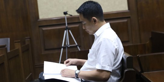 Perantara Suap Fayakhun Andriadi Sakit, Sidang Kasus Bakamla Ditunda