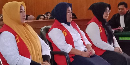 Trio Emak-emak Pelaku Kampanye Hitam di Karawang Dituntut 8 Bulan Penjara