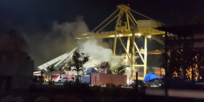 Proses Pengelasan Diduga Jadi Penyebab Kebakaran Kontainer di Pelabuhan Tanjung Emas