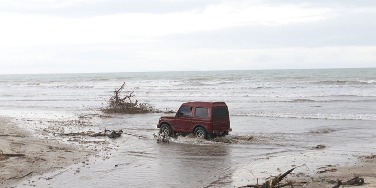 Kabar Potensi Tsunami 20 Meter Bikin Warga Cilacap Panik