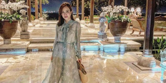 Potret Cantik dan Seksi Shandy Aulia Babymoon di Bali