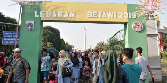 Antusiasme Ribuan Warga DKI Hadiri Lebaran Betawi di Monas
