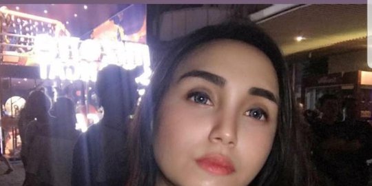 pakai kalung salib rev1