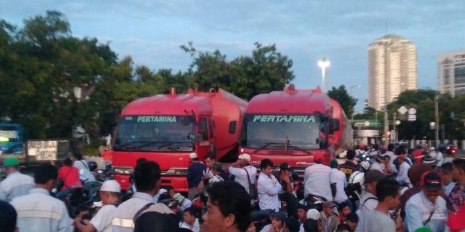  Pertamina  Investigasi Penyebab Truk  Tangki  Terbakar  di Tol 