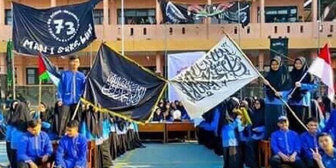 Heboh Pelajar di Sukabumi Kibarkan Bendera Bertulis Tauhid