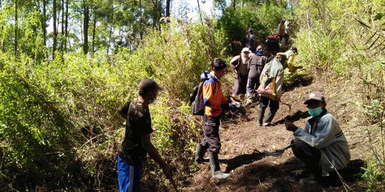 Area Kebakaran Hutan Lereng Gunung Panderman Capai 60 Hektare