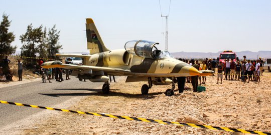 Kendala Teknis, Jet Tempur Libya Mendarat di Jalan Raya