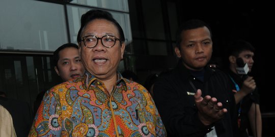 Agung Laksono: Dinamika Airlangga vs Bamsoet Tak Seperti Saya dan Pak Aburizal