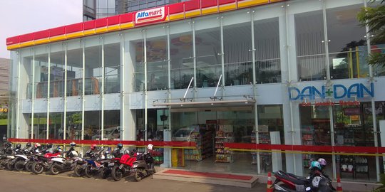 Parkir di Alfamart dan Indomaret di Bekasi Wajib Bayar Rp2000