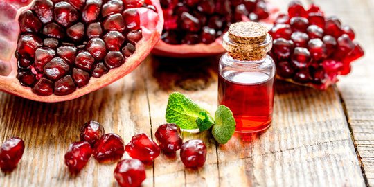 18 Khasiat Pomegranate Oil (Minyak Biji Delima) untuk Kecantikan