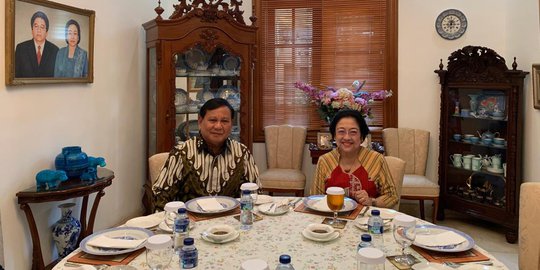 Menengok Keakraban Mega dan Prabowo di Meja Makan