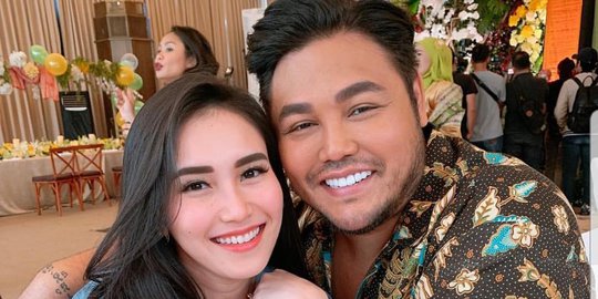 Mesra Tapi Tak Jadian, ini 5 Potret Romantis Ivan Gunawan dan Ayu Ting Ting