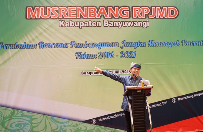 bupati banyuwangi abdullah azwar anas dalam musrenbang perubahan rpjmd di banyuwangi