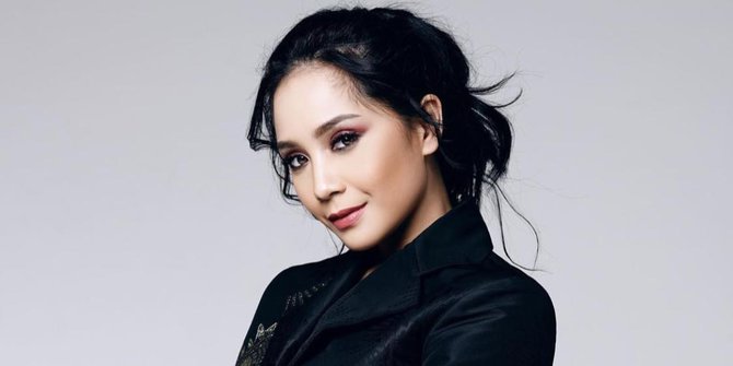 Deretan Artis Cantik Pakai Jam Tangan Mahal, Harganya 