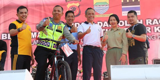 Cerita Brigadir Nathan, Tilang Pelanggar di Bandung hingga 'Nyangkut' di Kap Mobil