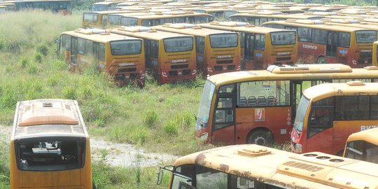 Melihat Kuburan Bus Transjakarta di Bogor