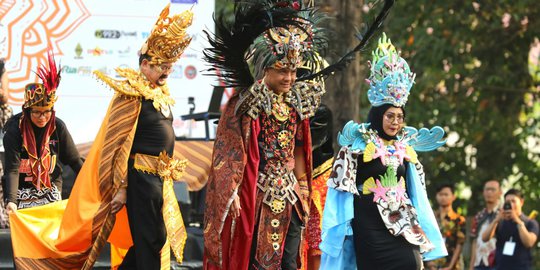 Solo Batik Carnival 2019 Diramaikan Kostum 11 Negara ASEAN