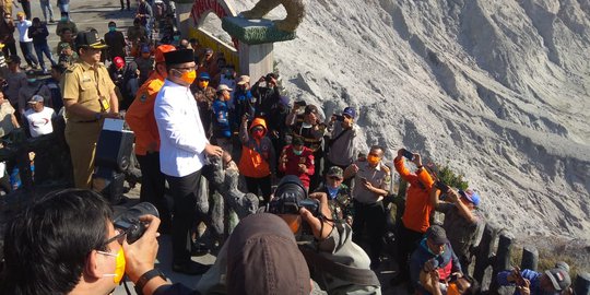 Tunggu Hasil Kajian, Ridwan Kamil Masih Tutup Wisata Tangkuban Parahu