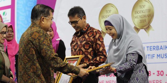 Kalahkan 200 Nominator, Wagub NTB Raih Penghargaan TOP Eksekutif Muslimah 2019