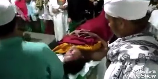 Pria Pura-pura Mati Lalu Bangkit Lagi Ternyata Jalani Ritual Topo Pendem