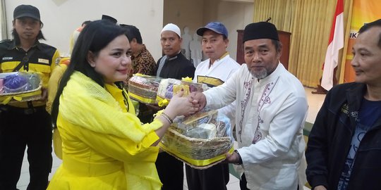 Bagikan 10.000 Mukena di Solo, Istri Airlangga Bantah Galang Dukungan untuk Suaminya