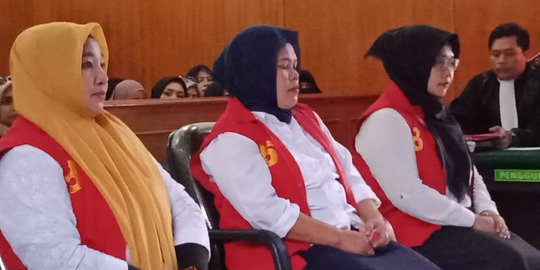 Trio Emak-emak Pelaku Kampanye Hitam Terhadap Jokowi Divonis 6 Bulan Penjara