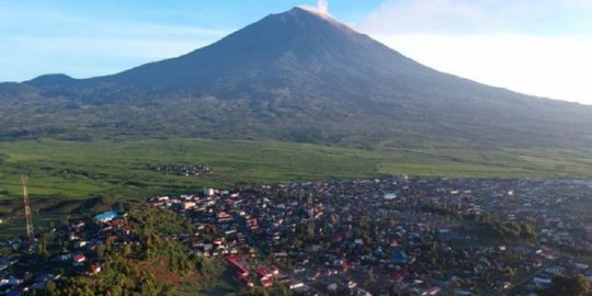 Status Gunung Kerinci Tetap Waspada Usai Erupsi