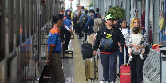 PT KAI Reduksi Tarif untuk Lansia, TNI/Polri hingga Wartawan